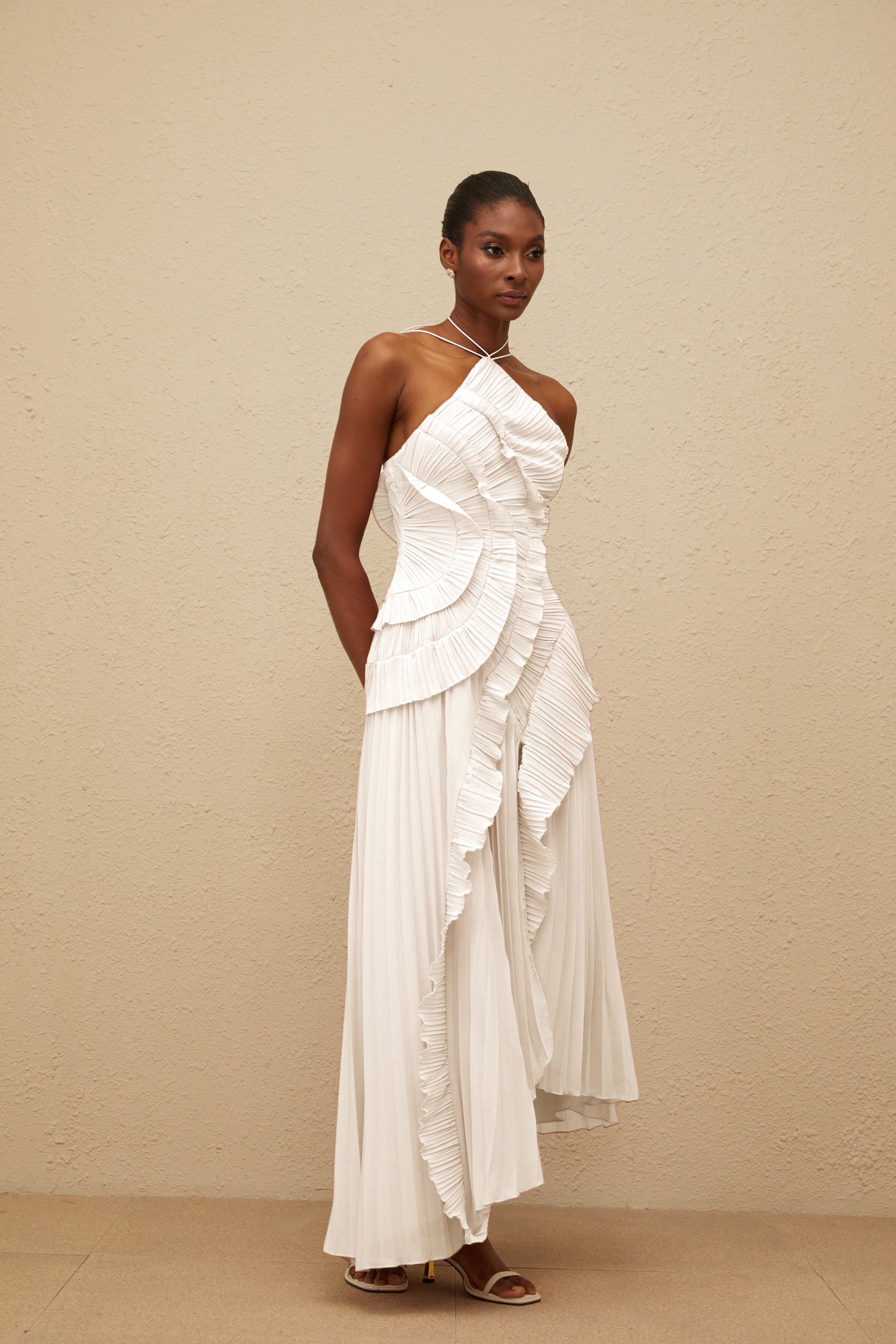 ÉTOILE HALTER DRESS – SCULPTED WHITES