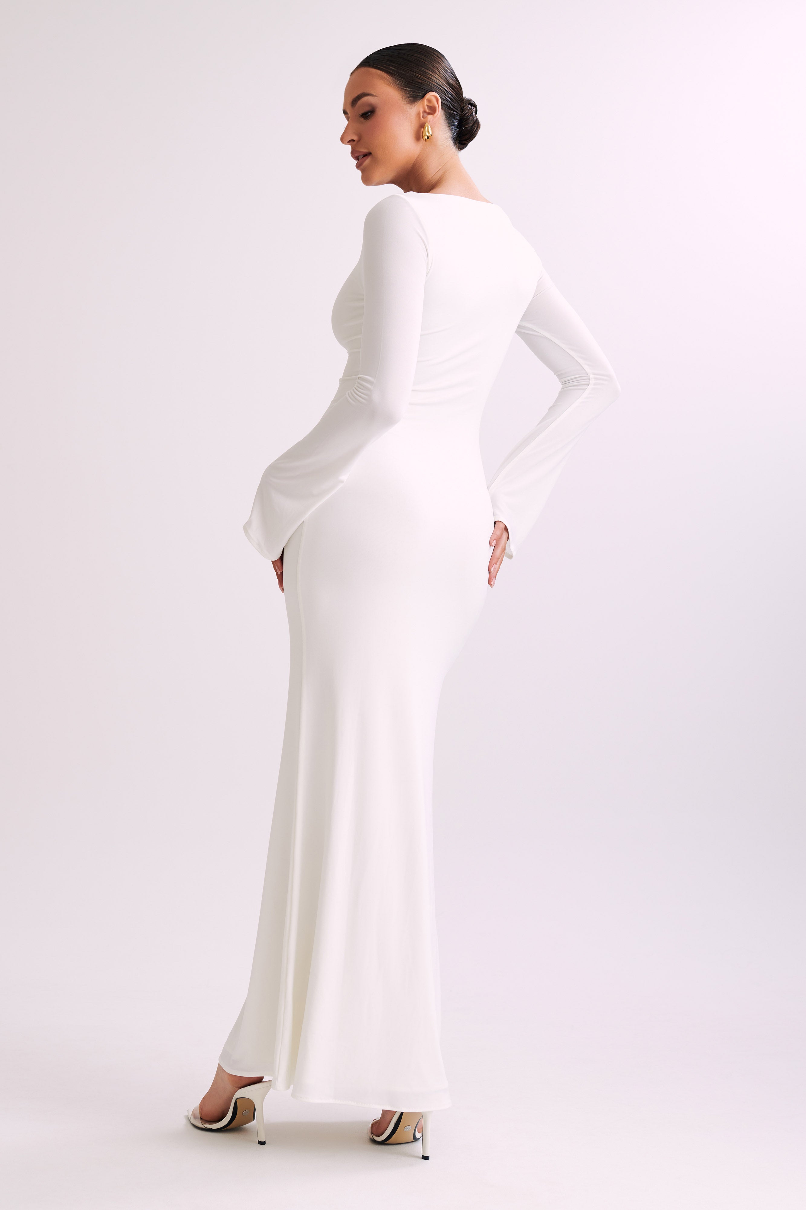 Amara Grace Gown – Ivory Elegance