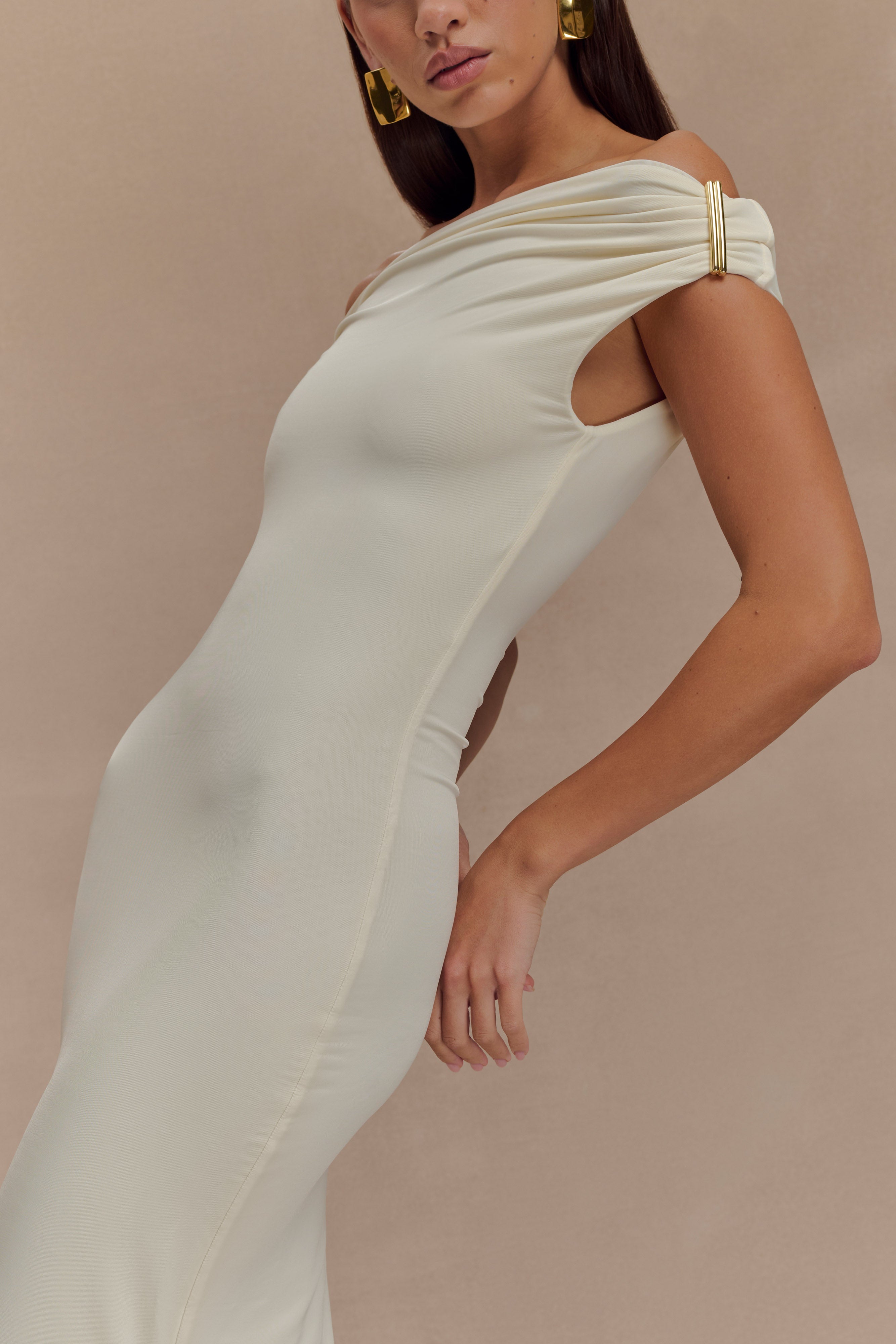 GILDED EDGE – MAXI ELEGANCE