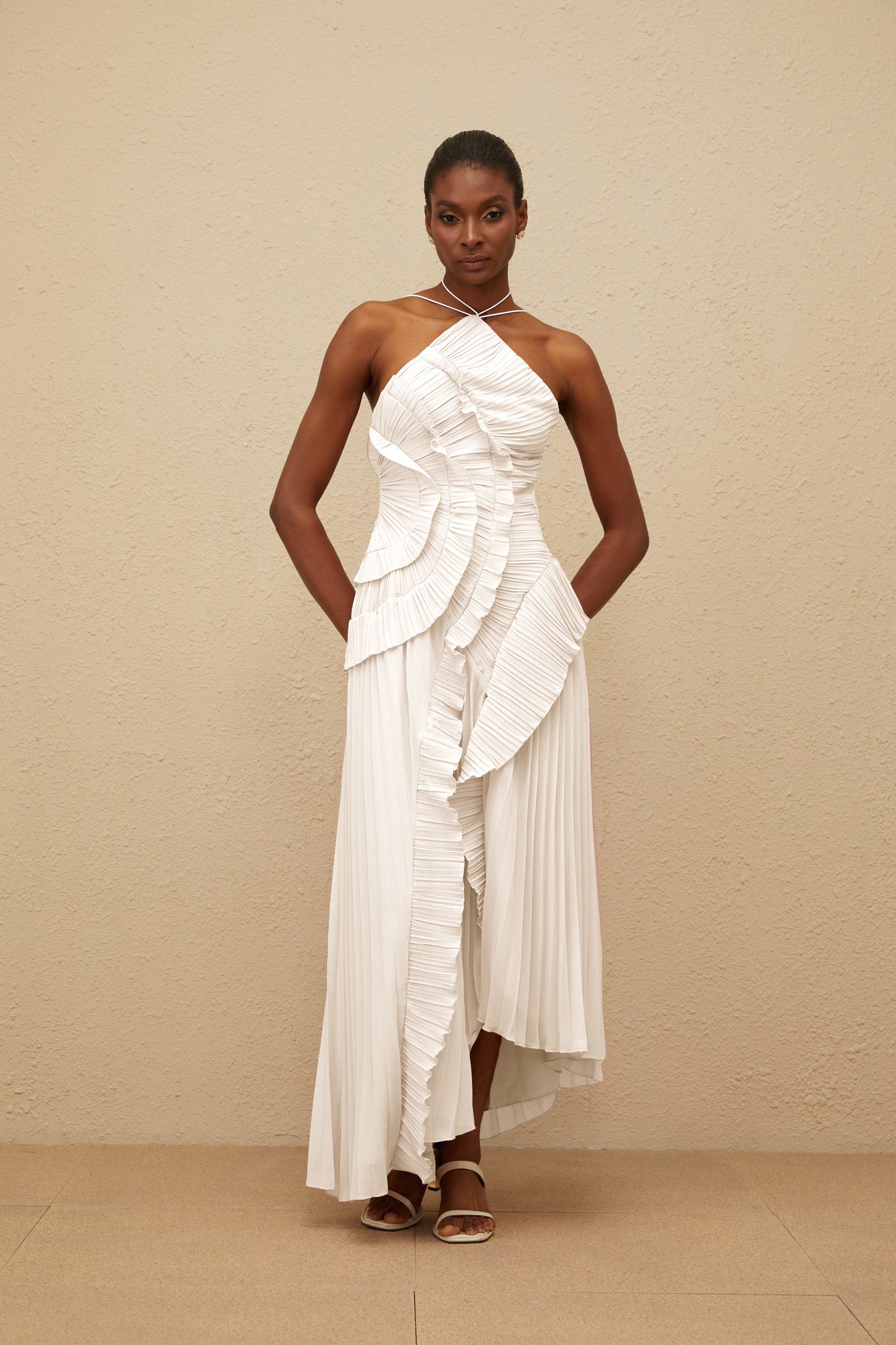 ÉTOILE HALTER DRESS – SCULPTED WHITES