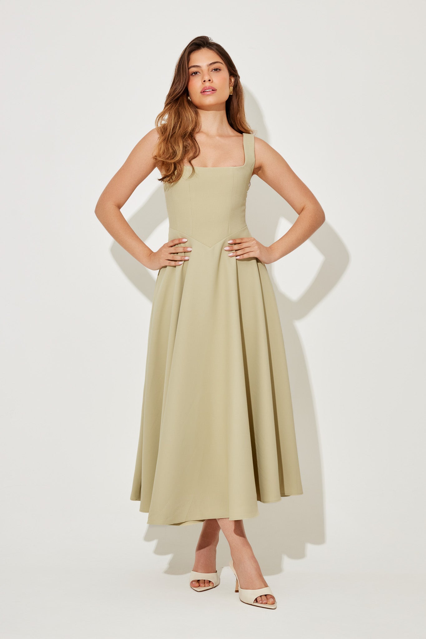 LYRA PLEATED MAXI – Soft Radiance