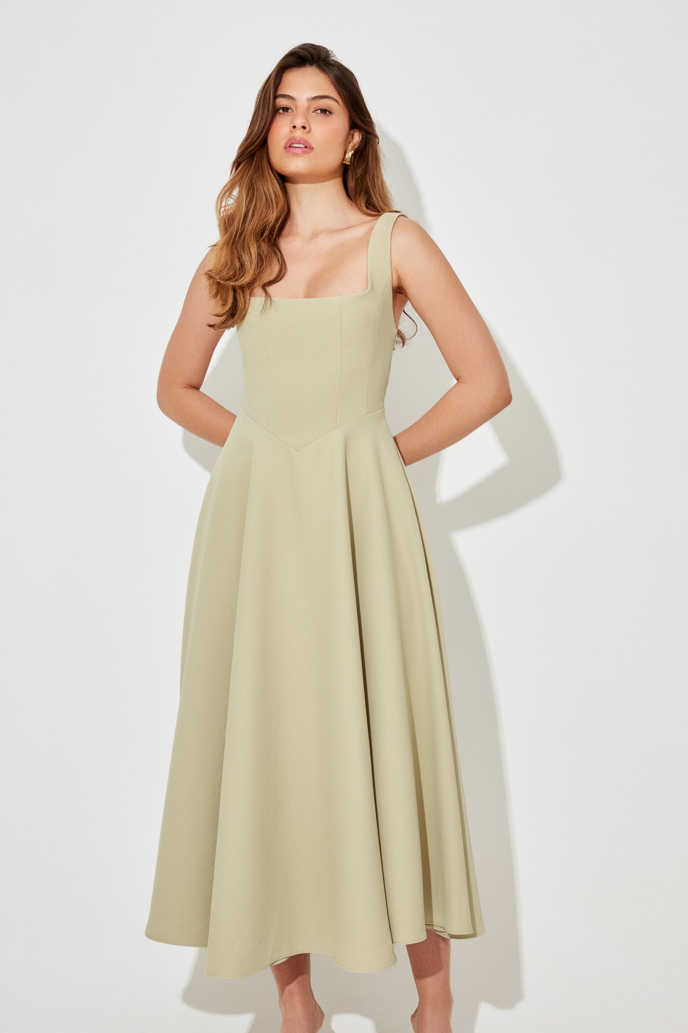 LYRA PLEATED MAXI – Soft Radiance