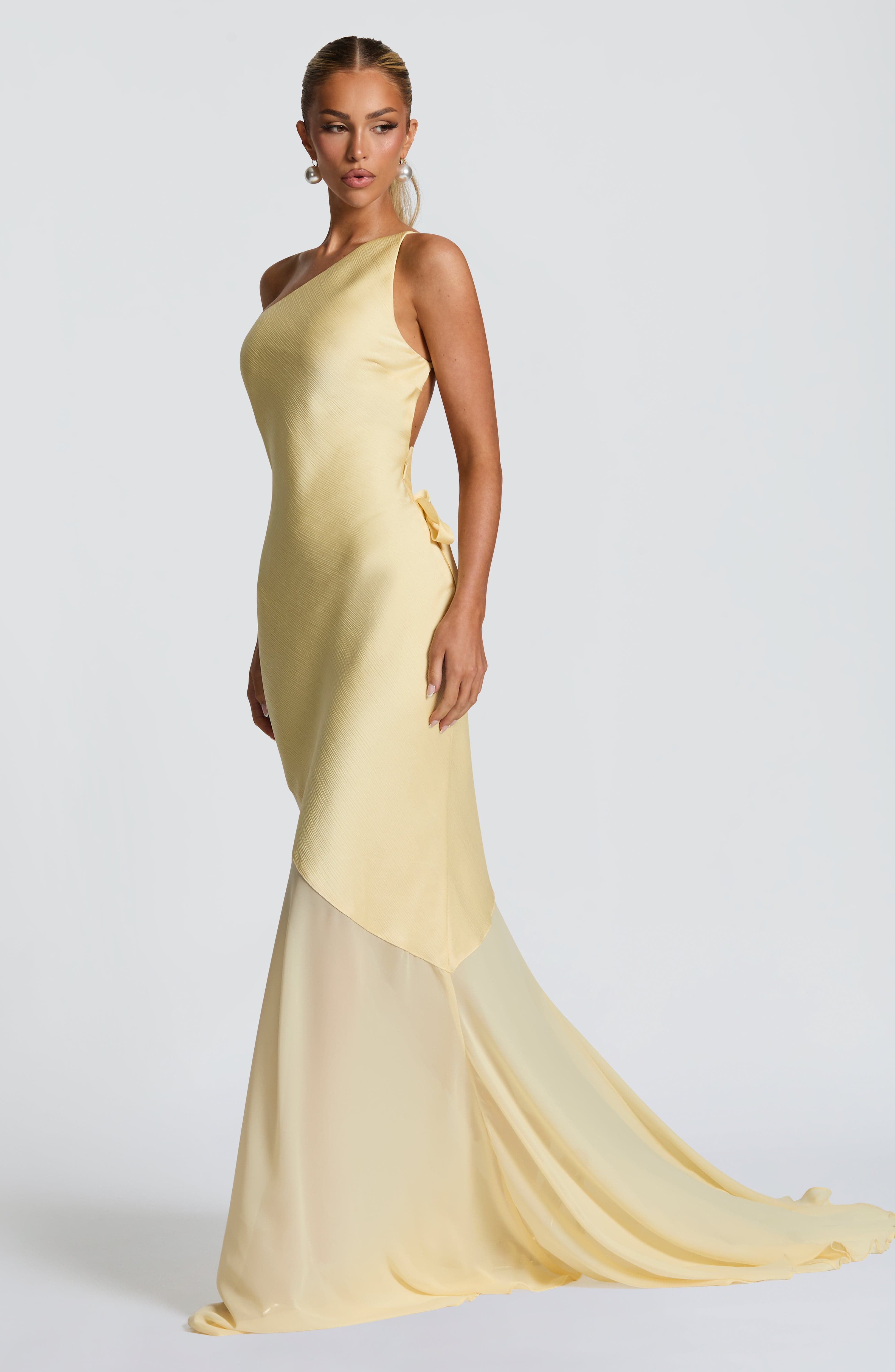 AMARIS ONE-SHOULDER GOWN – Golden Grace