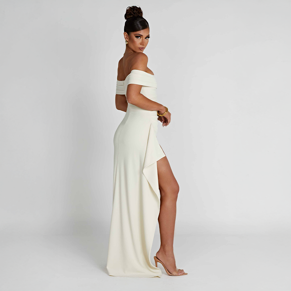 LIVA CONTRAST DRESS – STRIKING ELEGANCE